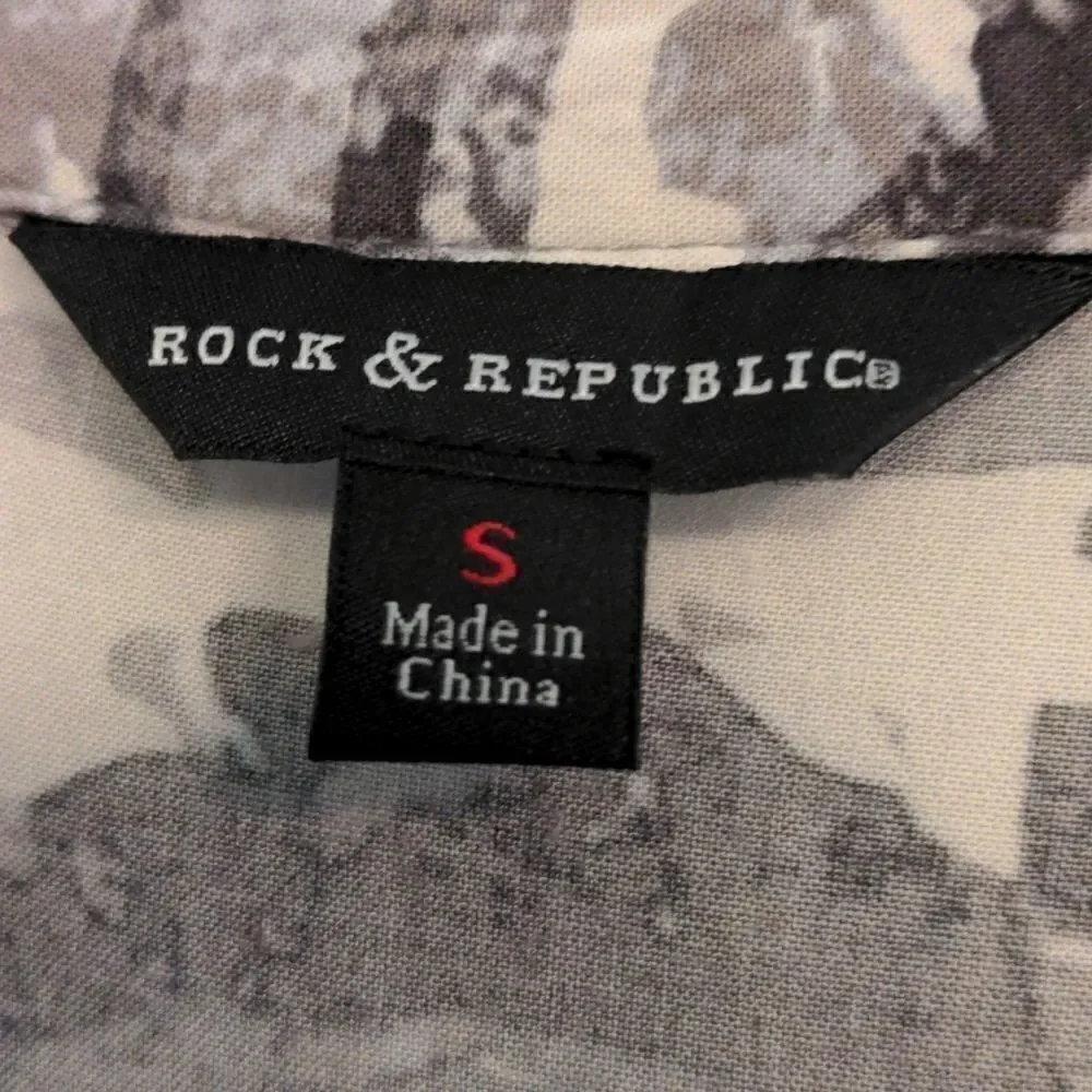 2 for $20 Rock & Republic Snow Camouflage Rayon L/S Shirt Blouse Size S - Picture 8 of 9
